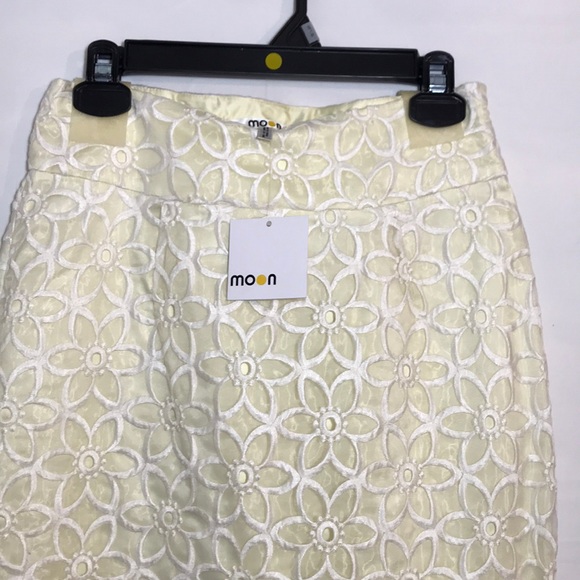 NWT Moon S Cream & White Floral Embroidered Skirt - Picture 2 of 8